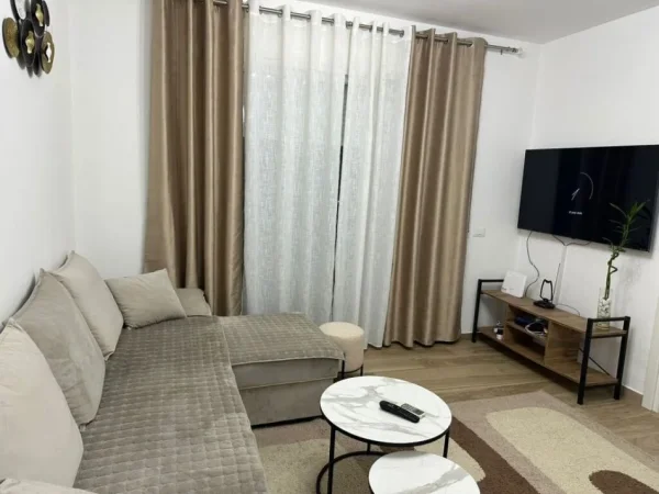 Tirane, jepet me qera apartament 2+1+Aneks+Ballkon Kati 8, 83 m² 400 € (QTU)