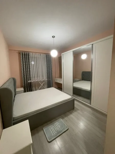Tirane, jepet me qera apartament 1+1 Kati 3, 72 m² 600 € (PORCELAN)