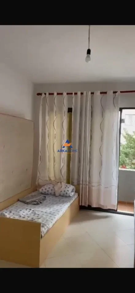 Tirane, jepet me qera apartament 2+1+Ballkon Kati 1, 115 m² 520 € 