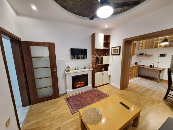Tirane, jepet me qera apartament 1+1 Kati 1, 52 m² 650 € (sheshi willson)