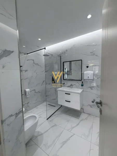 Tirane, jepet me qera ZYRE Kati 2, 185 m² 2.500 € RRUGA E KAVAJES , PRAN GARDEN BUILDING