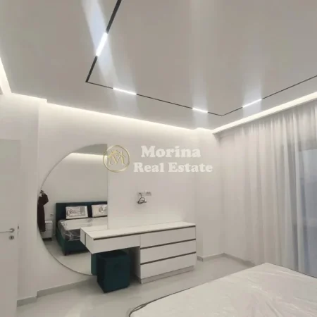 Tirane, jepet me qera apartament 1+1 Kati 11, 74 m² 600 € (Zogu i Zi)