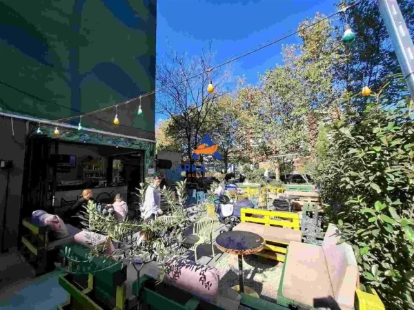 Tirane, jepet me qera lokal Kati 0, 150 m² 2.080 € 