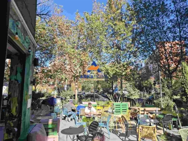 Tirane, jepet me qera lokal Kati 0, 150 m² 2.080 € 