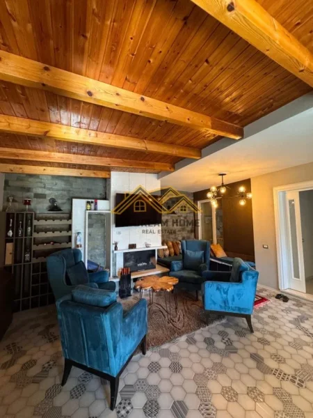 Durres, shitet apartament 2+1 , 205 m² 420.000 € (gjykata)