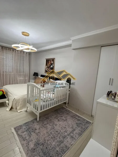 Durres, shitet apartament 2+1 , 205 m² 420.000 € (gjykata)