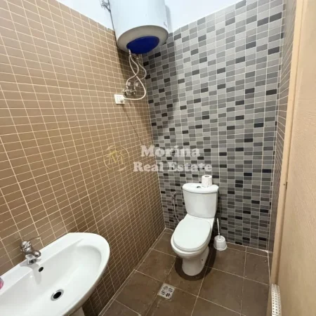 Tirane, jepet me qera ambjent biznesi Kati 1, 75 m² 330 € (21 Dhjetori)