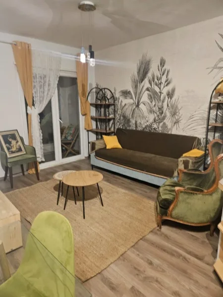 Tirane, jepet me qera apartament 2+1 Kati 4, 80 m² 800 € (Rruga e Kosovareve)