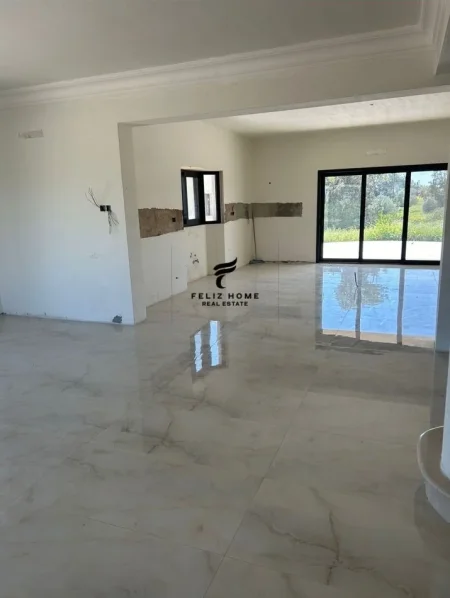 Tirane, jepet me qera ambjent biznesi , 360 m² 7.500 € (STACIONI I TRENIT)