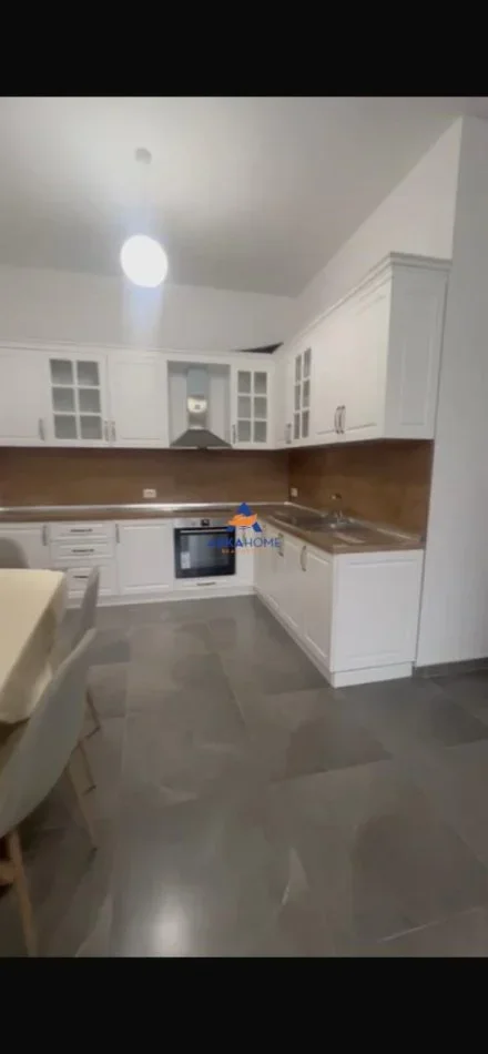 Tirane, shitet apartament 1+1 Kati 6, 74 m² 232.000 € 