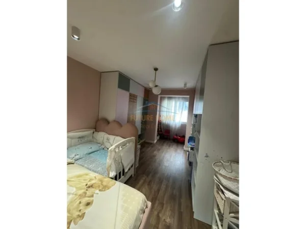 Tirane, shes apartament 3+1 Kati 3, 109 m² (21 Dhjetor)