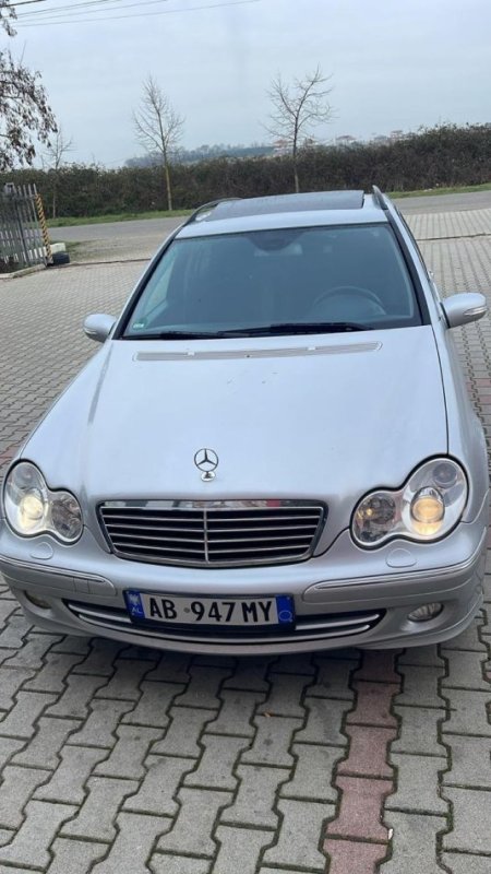 Durres, shitet makine me portobagazh C220 cdi automat Nafte, gri metalizato automatik 4.500 €