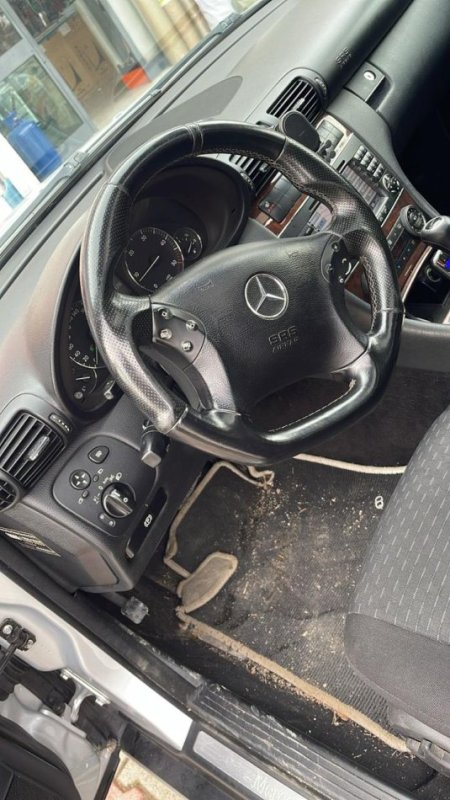 Durres, shitet makine me portobagazh C220 cdi automat Nafte, gri metalizato automatik 4.500 €