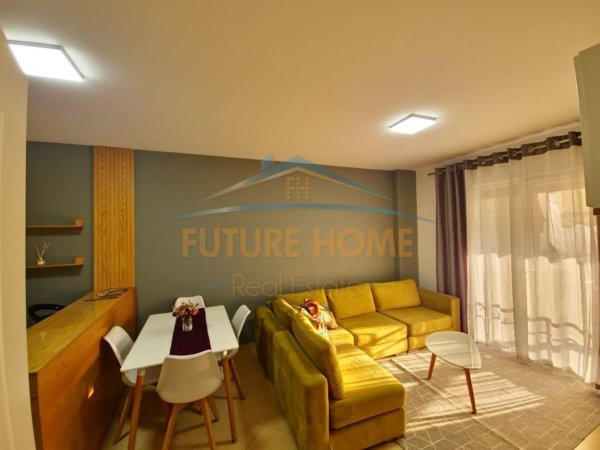 Tirane, jepet me qera apartament 2+1 Kati 4, 80 m² 800 € (5 Maji)