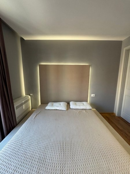 Tirane, jap me qera apartament 1+1+Aneks+Ballkon Kati 7, 72 m² 950 € 