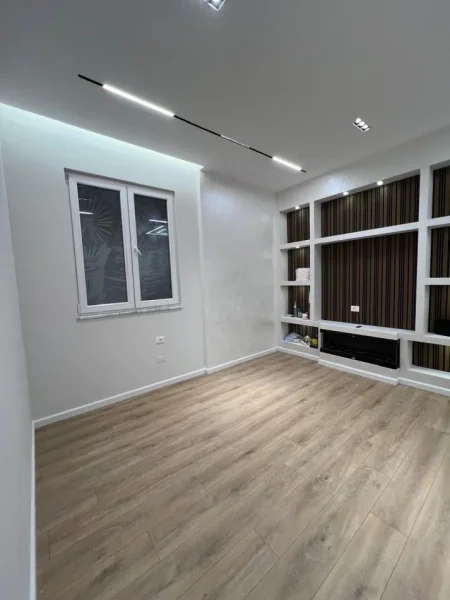 Tirane, shitet apartament 1+1 , 52 m² 100.000 € (Afer Viles L)