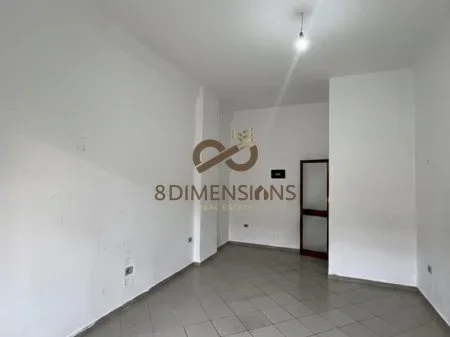 Tirane, shitet dyqan Kati 0, 22 m² 89.000 € (Qender)
