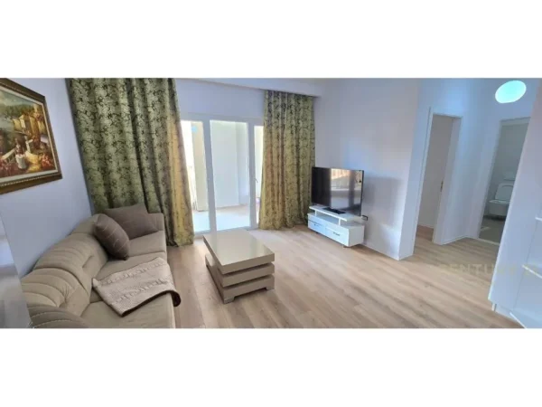 Tirane, jepet me qera apartament 1+1 Kati 4, 73 m² 600 € 