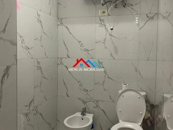 Tirane, jepet me qera apartament 1+1+Ballkon Kati 1, 67 m² 518 € (RRUGA RIZA CEROVA,AFER RRUGES DIBRES)