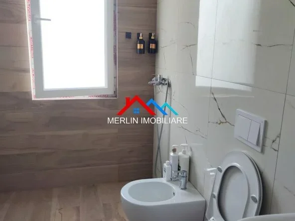Tirane, jepet me qera apartament 2+1+Ballkon Kati 2, 118 m² 518 € (RRUGA ANDREA THEMELI,BULEVARDI I RI)