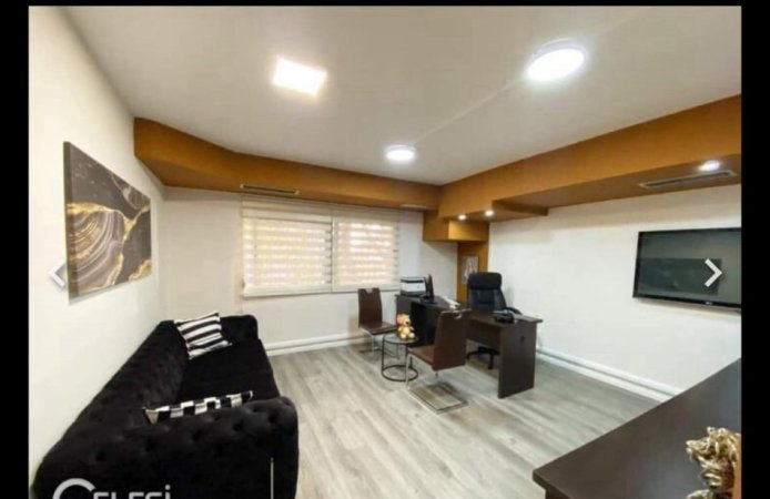 Tirane, jepet me qera ambjent biznesi Kati 2, 200 m² 3.500 € (Te Petronini)