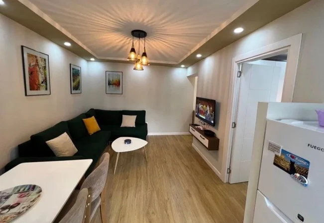 Tirane, jepet me qera apartament 1+1 , 50 m² 550 € 