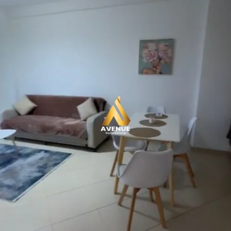 Tirane, jepet me qera apartament 1+1 Kati 4, 650 € (Rruga Prokop Mima)