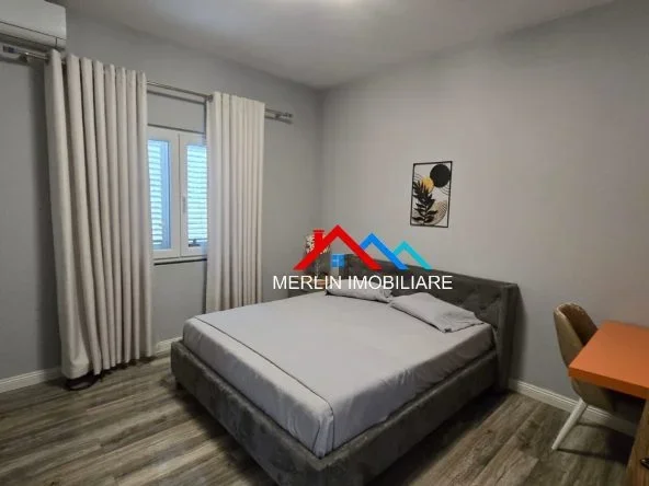 Tirane, jepet me qera apartament 2+1+Ballkon Kati 2, 115 m² 674 € (RRUGA SELIM BRAJA,SAUK)