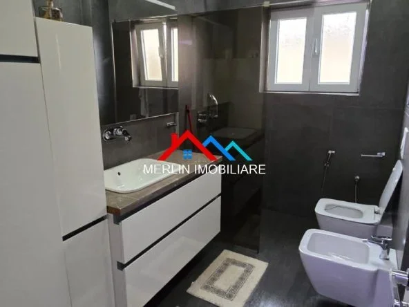 Tirane, jepet me qera apartament 2+1+Ballkon Kati 2, 115 m² 674 € (RRUGA SELIM BRAJA,SAUK)