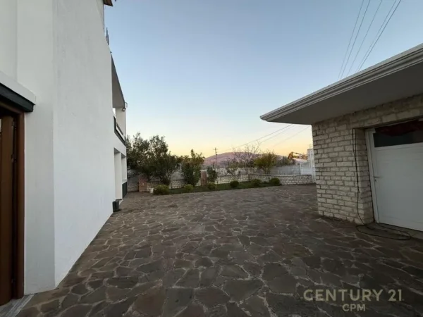 Sarande, shitet Vile 5+1+Aneks+Ballkon , 400 m² (sarande)