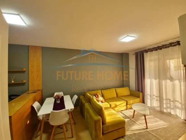 Tirane, jepet me qera apartament 2+1 Kati 4, 80 m² 800 € (Rruga 5 Maji)