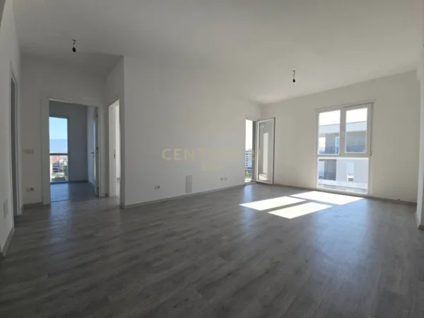 Tirane, shitet apartament 2+1+Ballkon Kati 8, 84 m² 110.500 € (univers city)