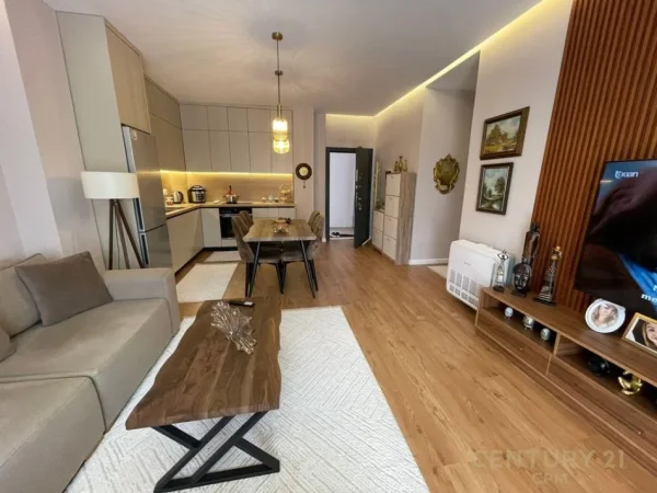 Tirane, shitet apartament 2+1+Ballkon Kati 4, 97 m² 170.000 € (kopshti botanik)