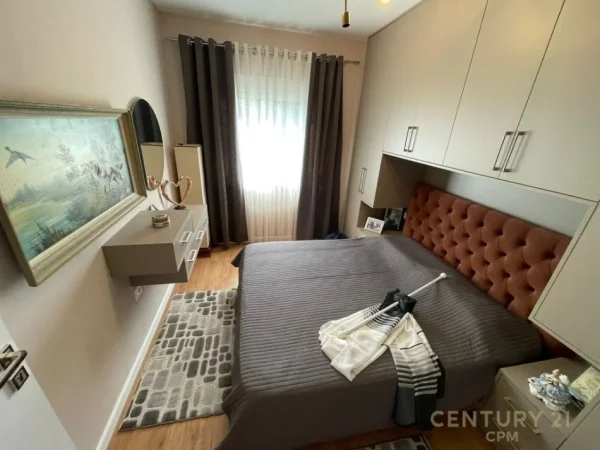 Tirane, shitet apartament 2+1+Ballkon Kati 4, 97 m² 170.000 € (kopshti botanik)