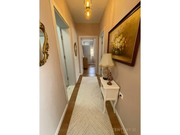 Tirane, shitet apartament 2+1+Ballkon Kati 4, 97 m² 170.000 € (kopshti botanik)