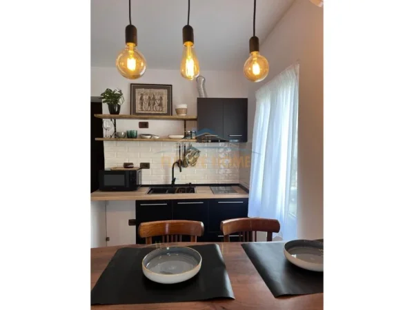 Tirane, jepet me qera garsonier Kati 5, 35 m² 420 € (21 Dhjetori)