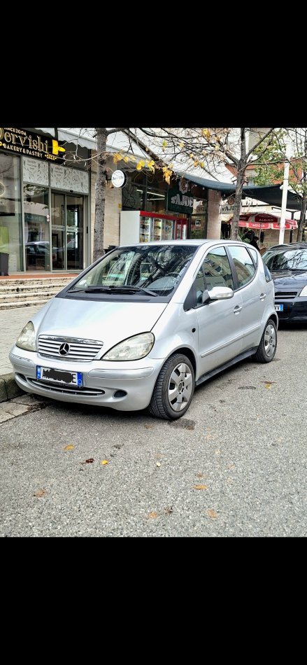 Tirane, shes makine Mercedes-Benz Nafte, gri metalizato automatik Kondicioner 189.999 km 1.700 €