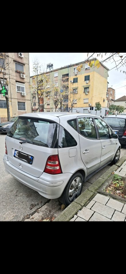 Tirane, shes makine Mercedes-Benz Nafte, gri metalizato automatik Kondicioner 189.999 km 1.700 €