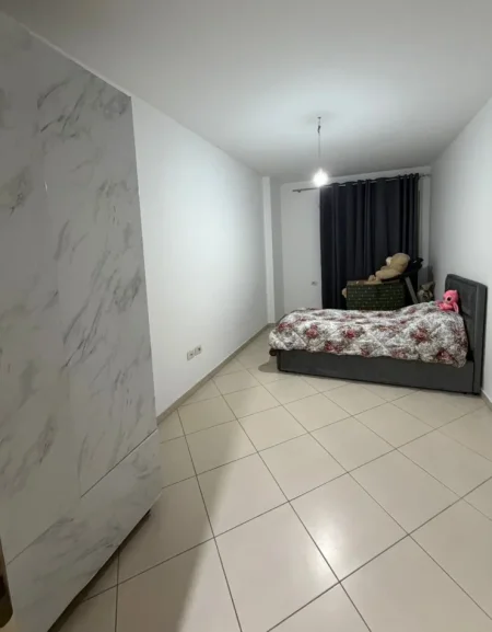 Tirane, jepet me qera nga Pronari, pa-komision apartament 2+1+Aneks+Ballkon Kati 3, 113 m² 500 € (Rruga Mikel maruli Njesia 14)