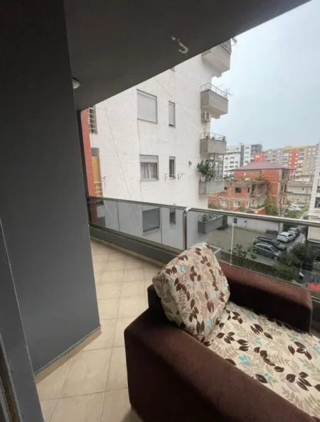 Tirane, jepet me qera nga Pronari, pa-komision apartament 2+1+Aneks+Ballkon Kati 3, 113 m² 500 € (Rruga Mikel maruli Njesia 14)