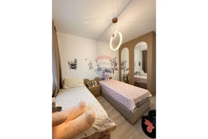 Tirane, jepet me qera apartament 2+1 , 200 m² 1.000 € (Kodra e Diellit)