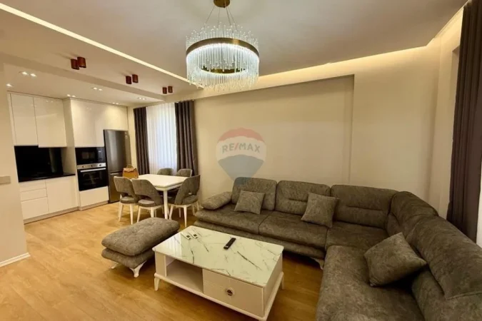 Tirane, jepet me qera apartament 2+1 , 108 m² 1.000 € 