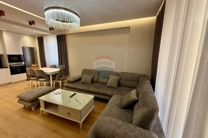 Tirane, jepet me qera apartament 2+1 , 108 m² 1.000 € 