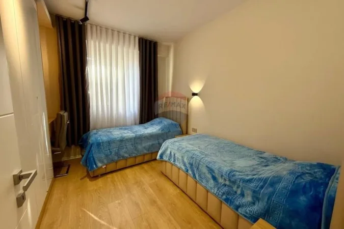 Tirane, jepet me qera apartament 2+1 , 108 m² 1.000 € 