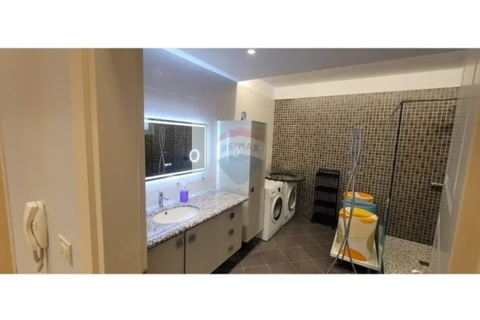 Tirane, jepet me qera apartament , 190 m² 1.500 € (Rruga Sami Frashëri, Tiranë)