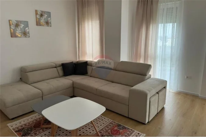 Tirane, jepet me qera Vile , 120 m² 1.400 € 