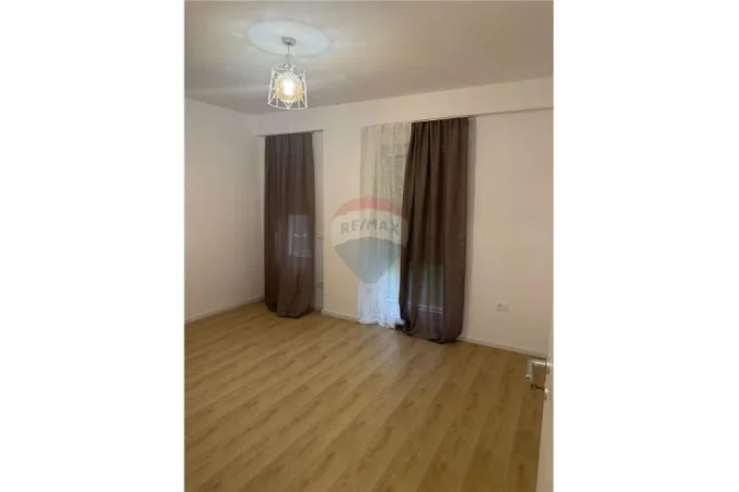 Tirane, jepet me qera Vile , 120 m² 1.400 € 