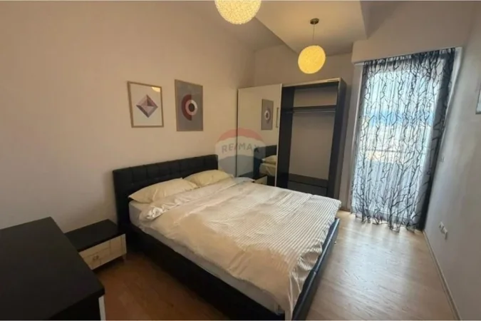 Tirane, jepet me qera apartament 2+1+Ballkon , 190 m² 2.500 € (Liqeni i Tiranës, Tiranë)