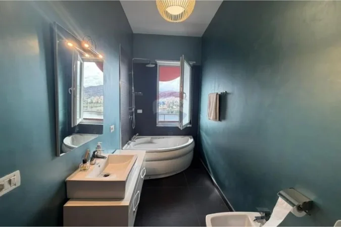 Tirane, jepet me qera apartament 2+1+Ballkon , 190 m² 2.500 € (Liqeni i Tiranës, Tiranë)