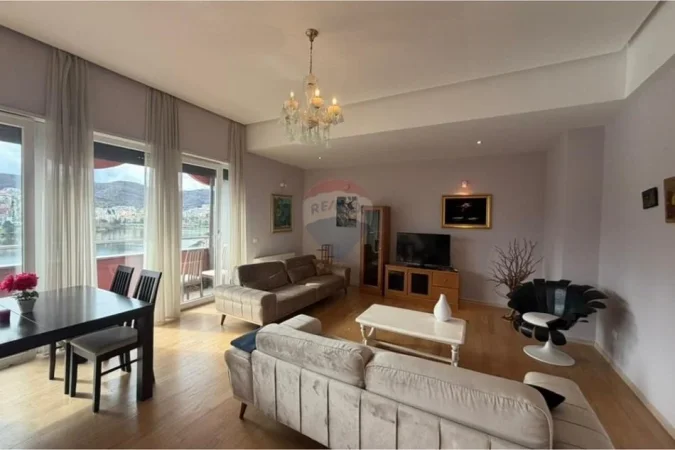 Tirane, jepet me qera apartament 2+1+Ballkon , 190 m² 2.500 € (Liqeni i Tiranës, Tiranë)